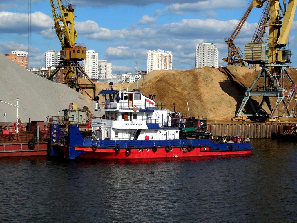 Перевозка грузов по России с помощью внутреннего водного транспорта